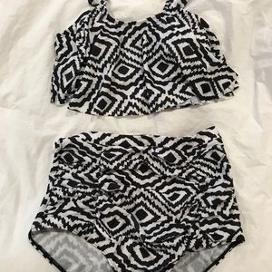NWT 2-piece High-waisted bathing suit